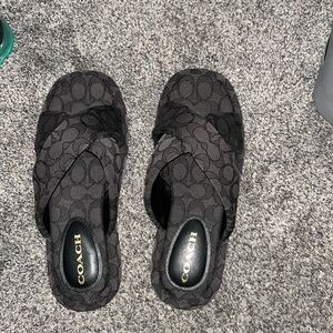 Like new coach sandal size 9.5